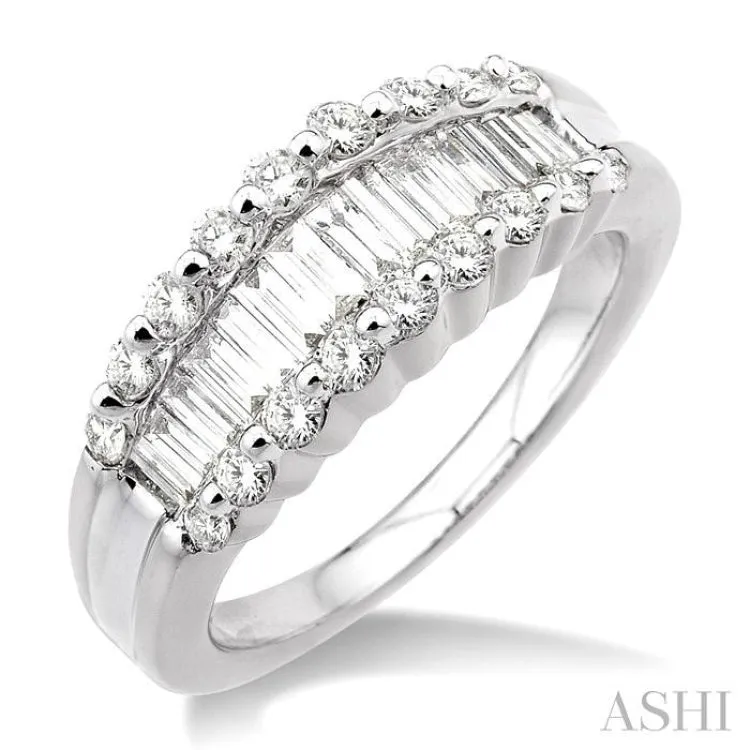 1.00 ctw Baguette and Round Cut Diamond Band in 14K White Gold