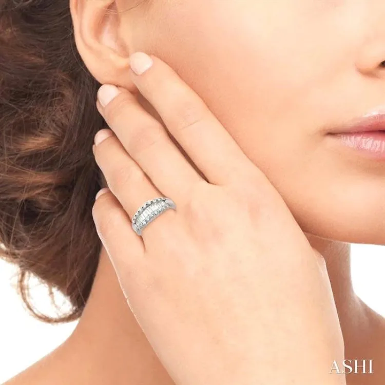 1.00 ctw Baguette and Round Cut Diamond Band in 14K White Gold