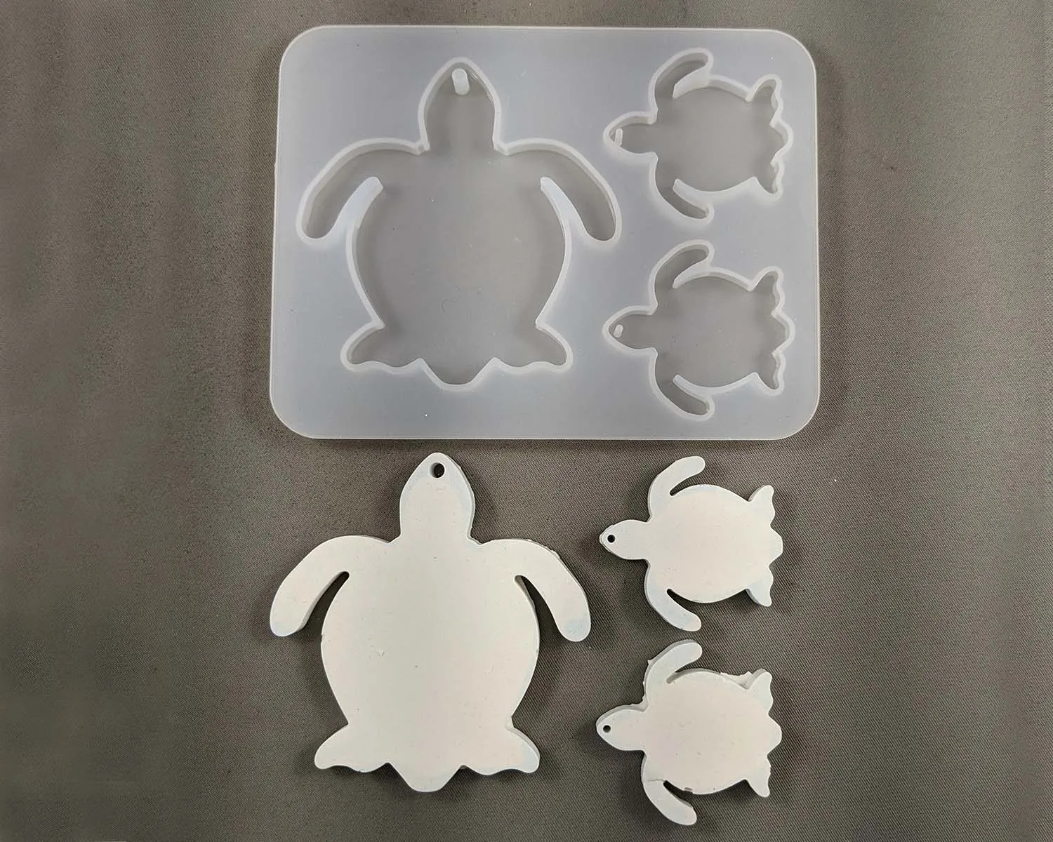 50% OFF!! Silicone Resin Mold DIY 3 Sea Turtle Pendants 1pc (1510)