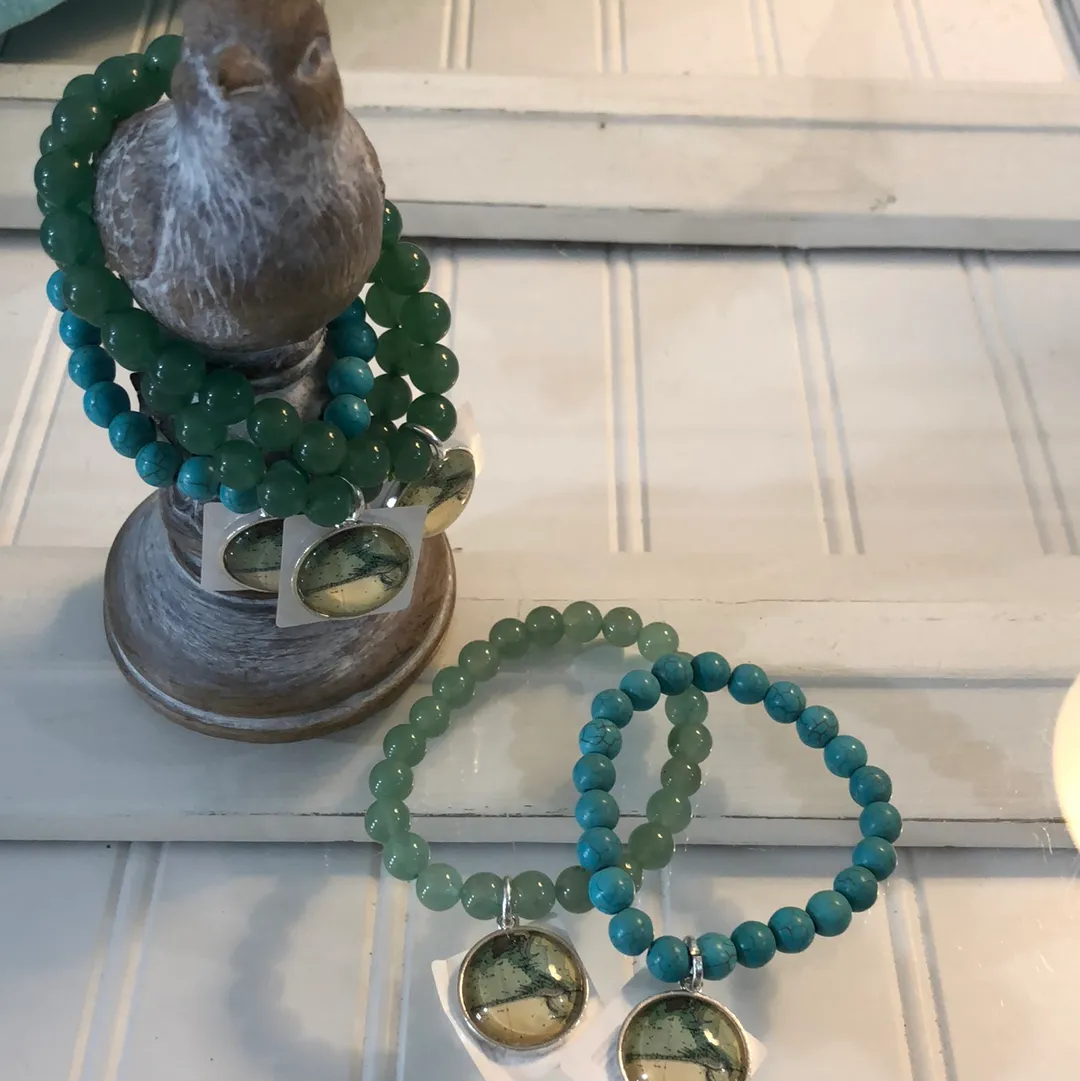 DI MAP GEMSTONE BEAD BRACELET W/CHARM