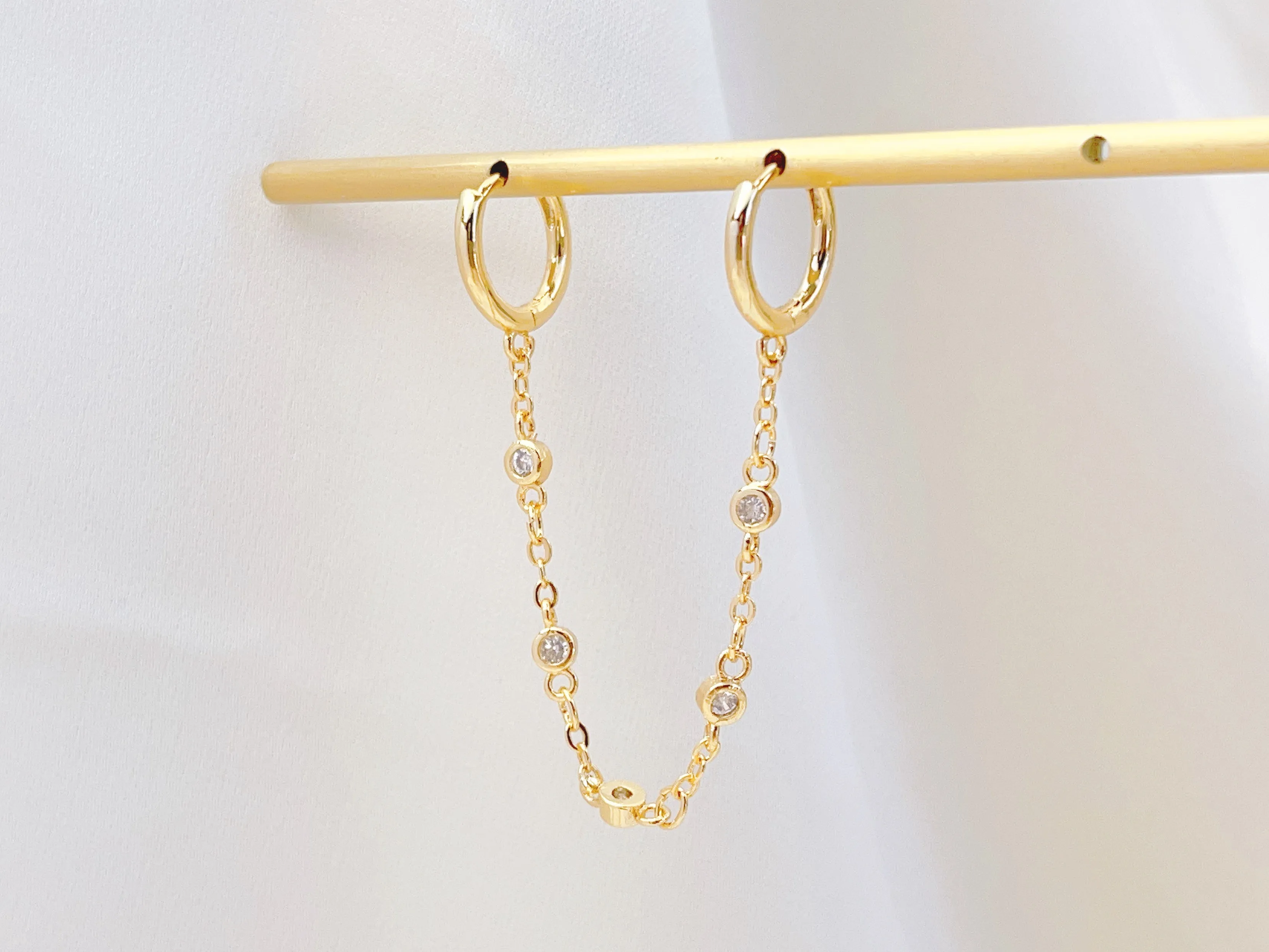 E057 Double hoop chain link Earrings