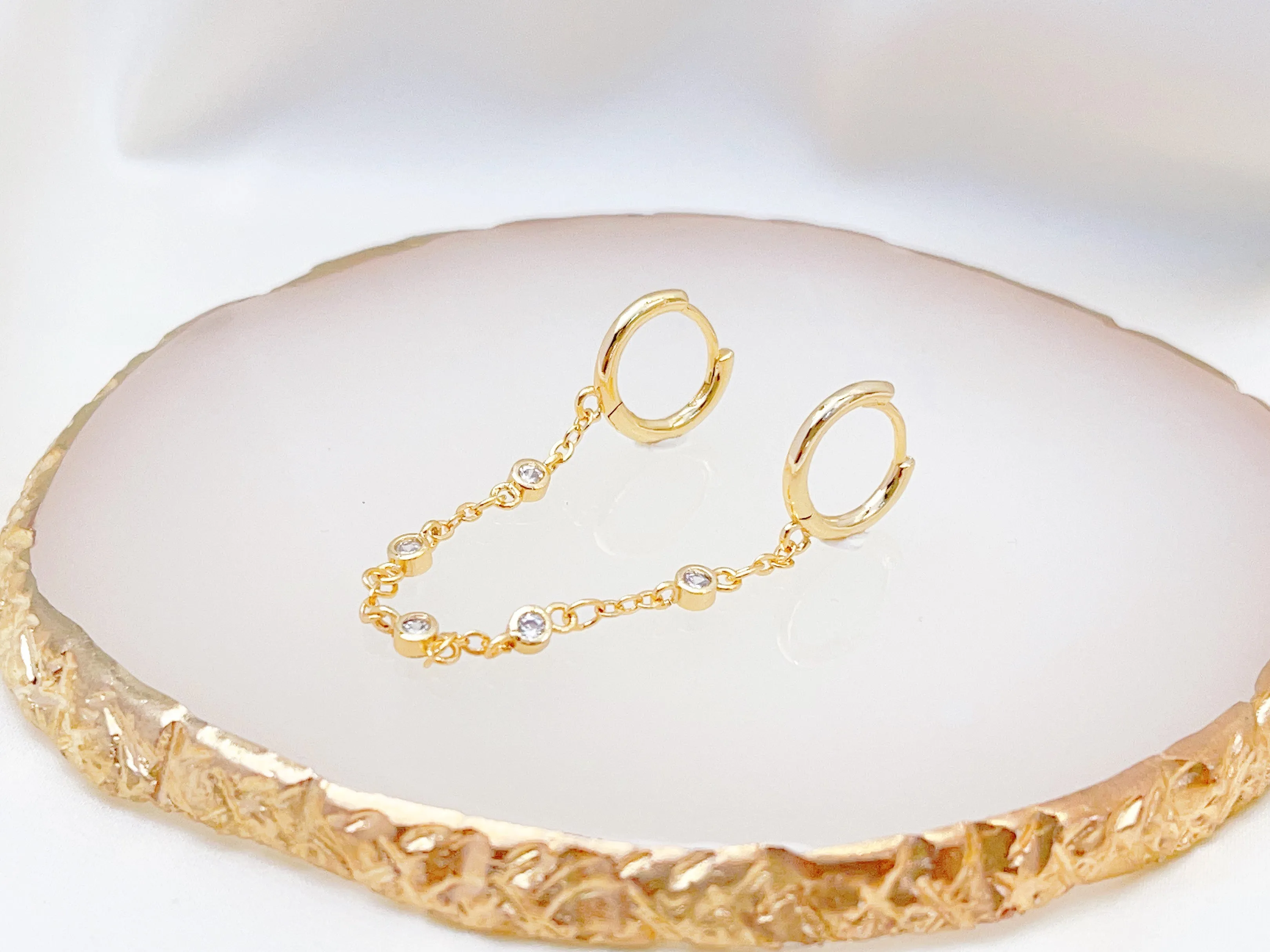 E057 Double hoop chain link Earrings
