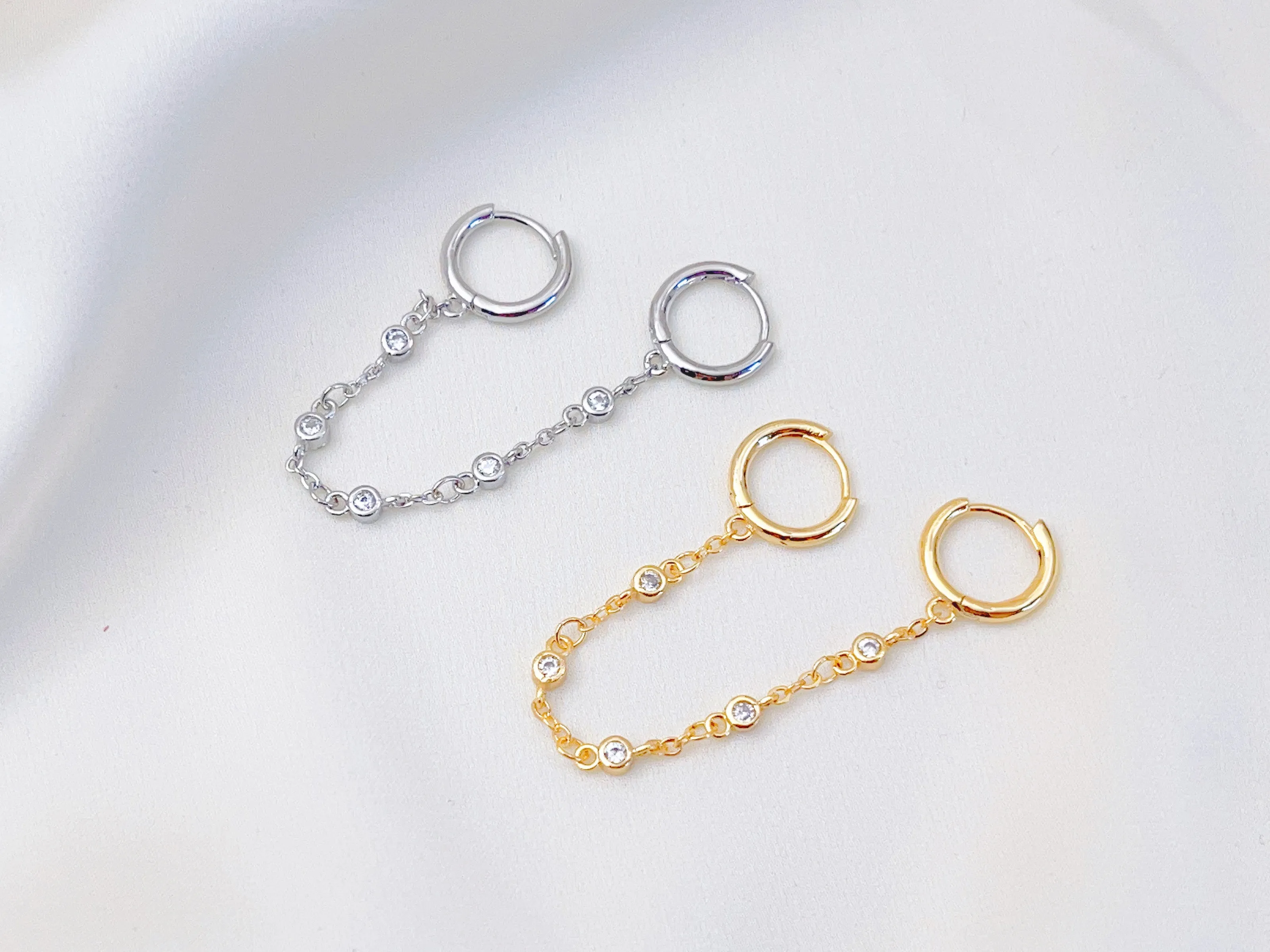 E057 Double hoop chain link Earrings