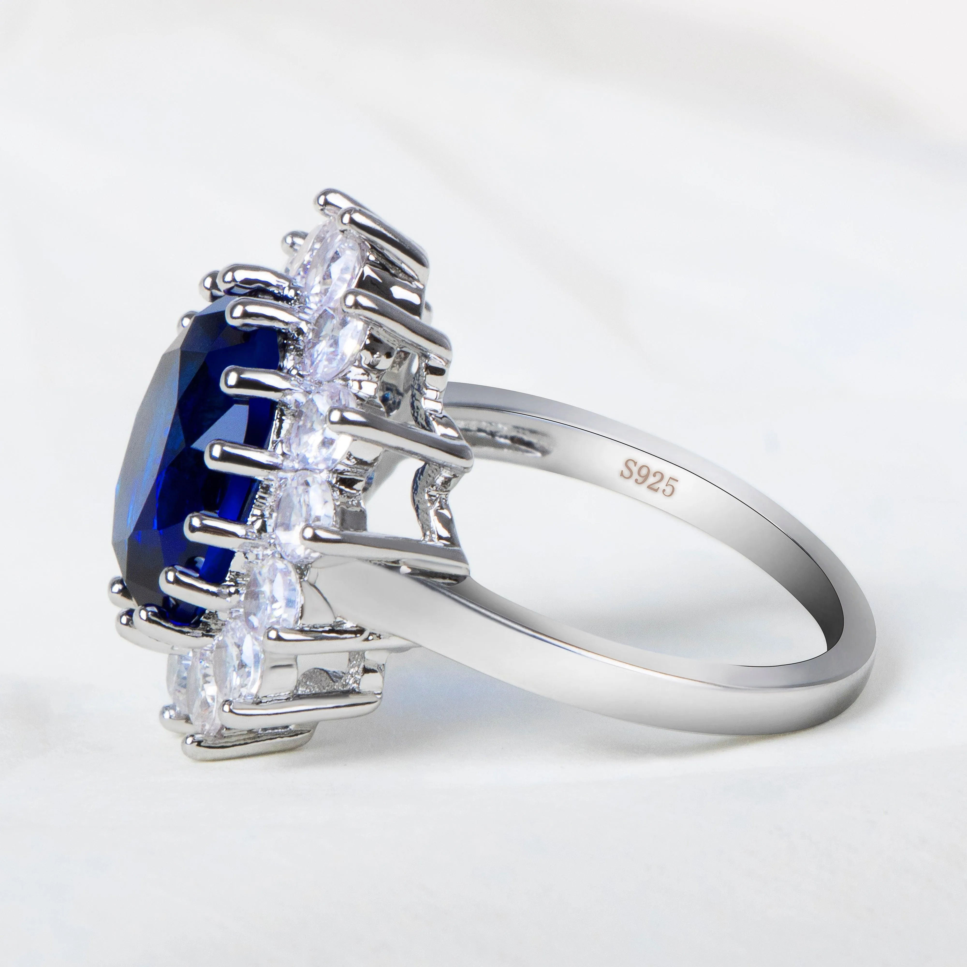 Elegant Fashionable Sunflower Design Oval Lab Sapphire Gemstone Ring