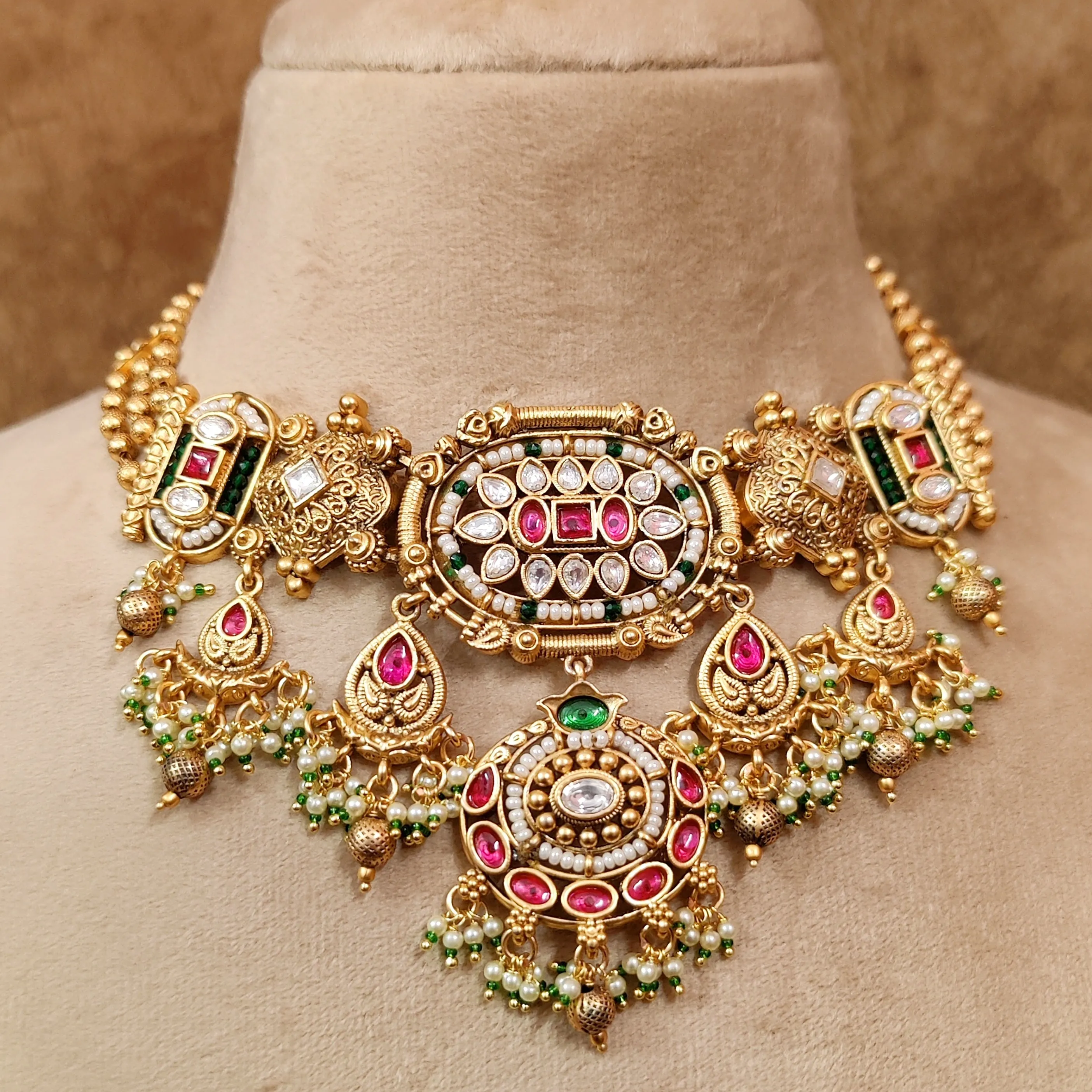 ETHNIC GOLD PLATED KUNDAN POLKI NECKLACE SET