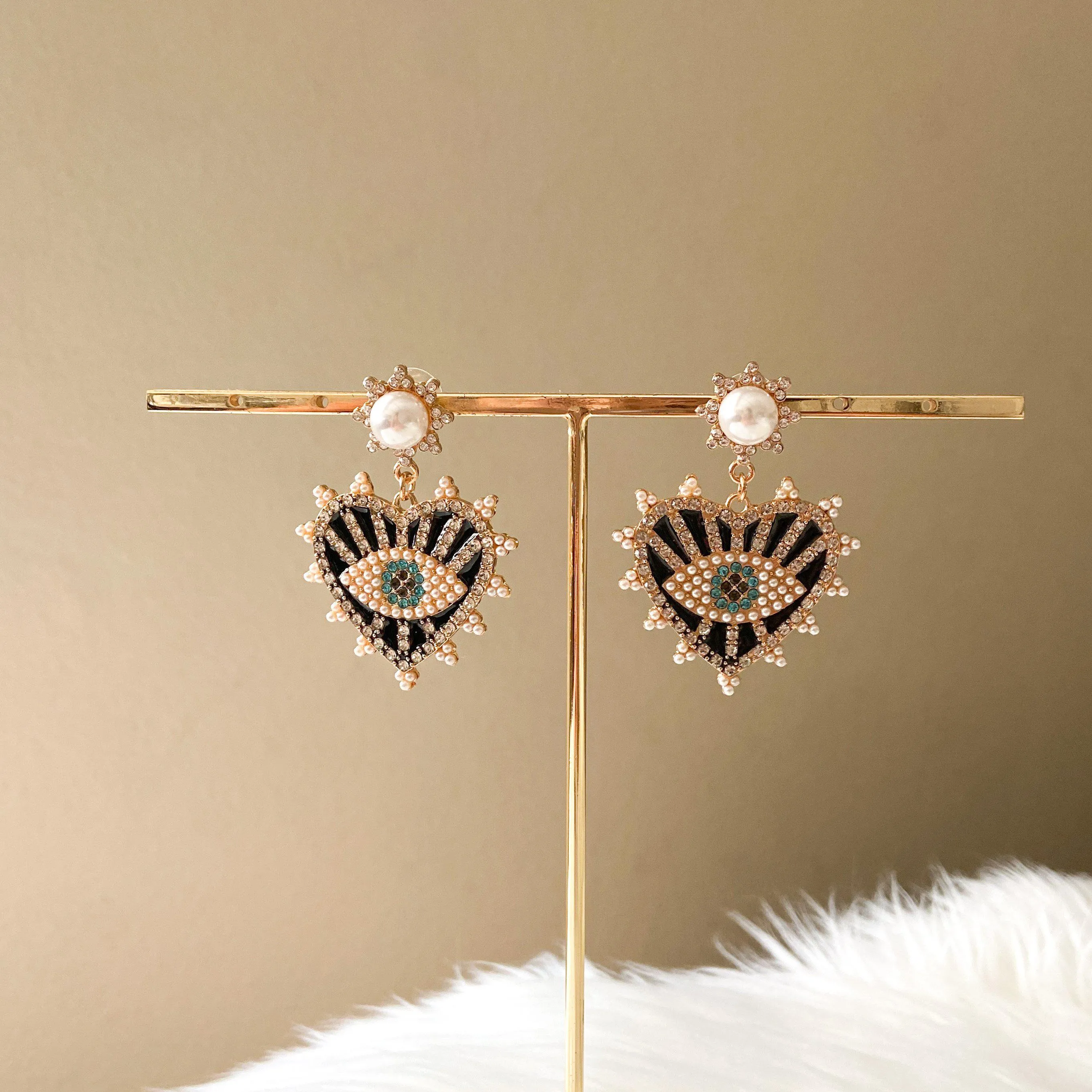 Eye   Heart Earrings