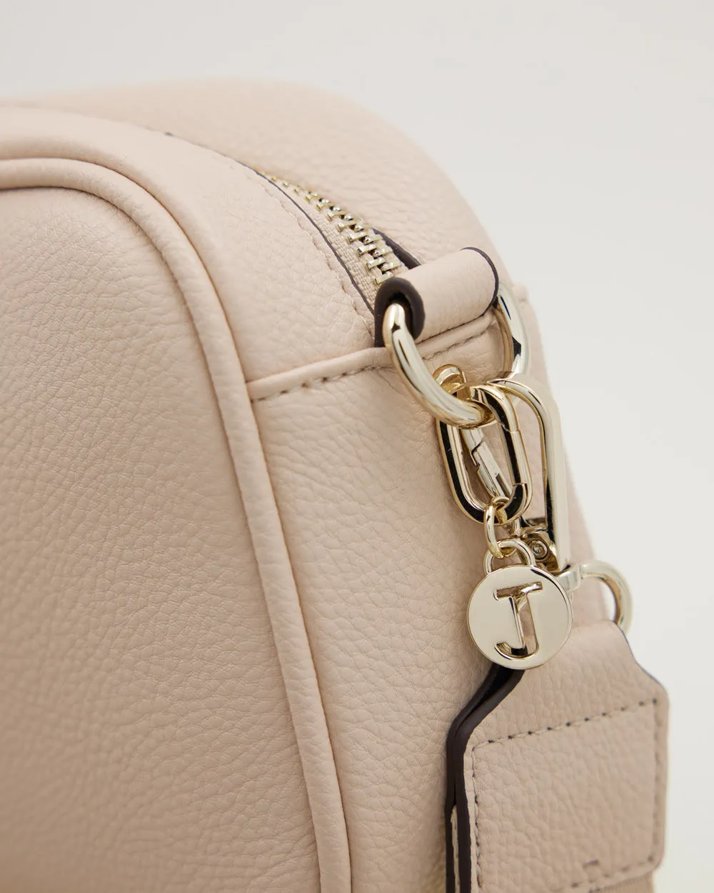 Letter I Charm with Oval Hinge Ring Clip