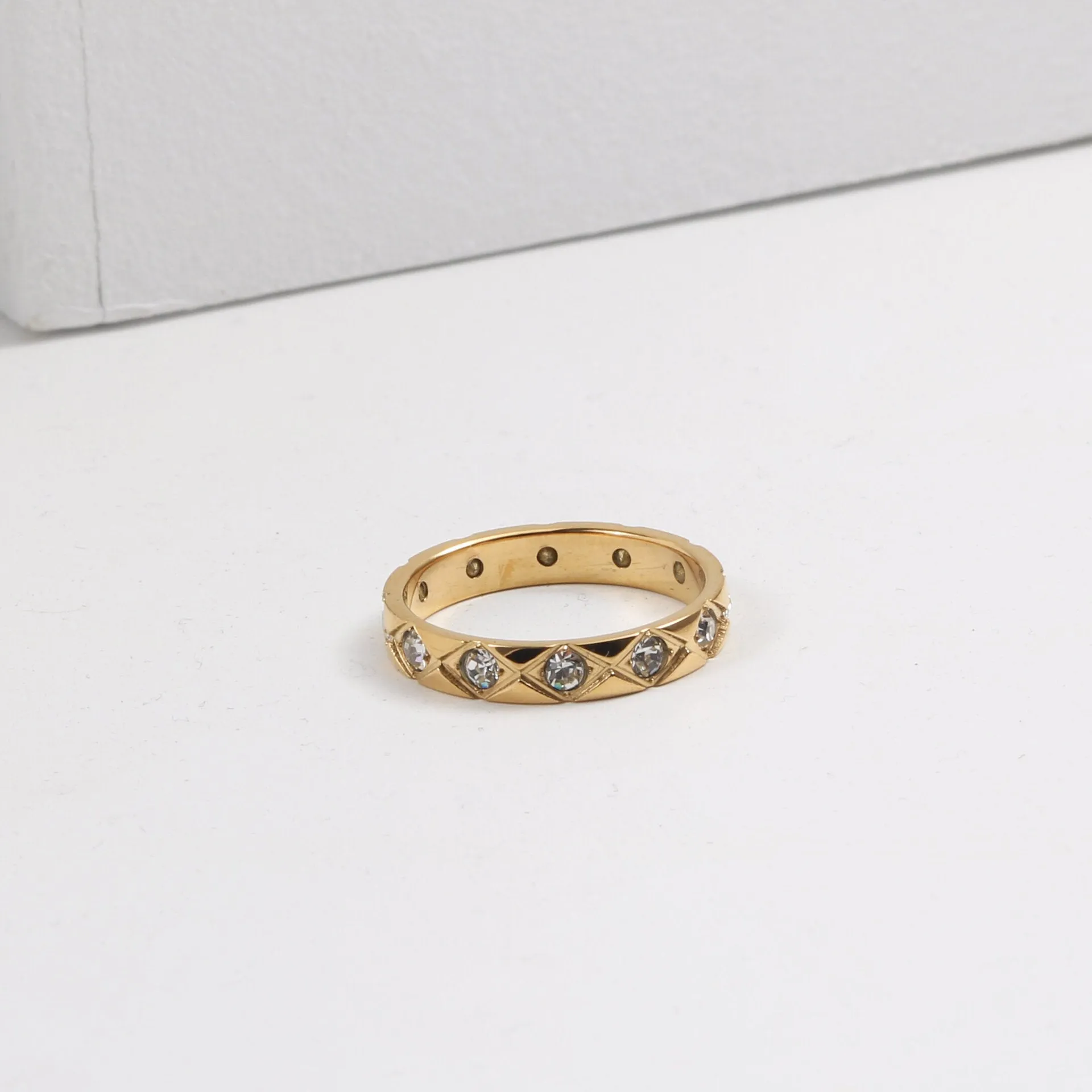 Lucia Ring