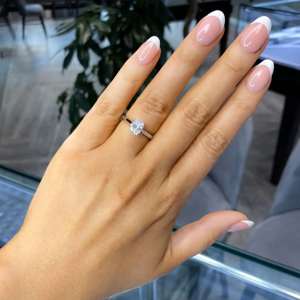 PARIS 1ct | Oval Solitaire Lab Diamond Set in Platinum