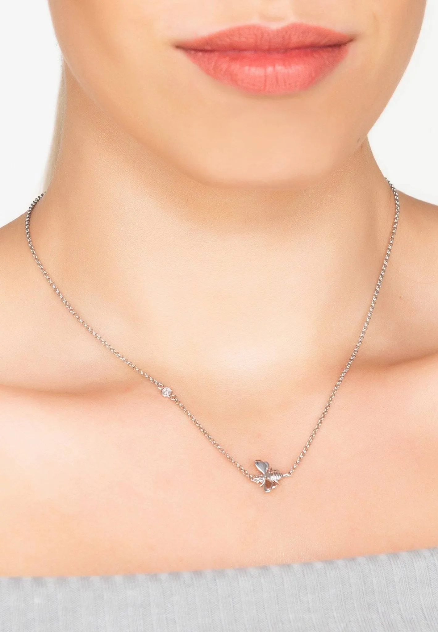 Queen Bee Necklace Silver