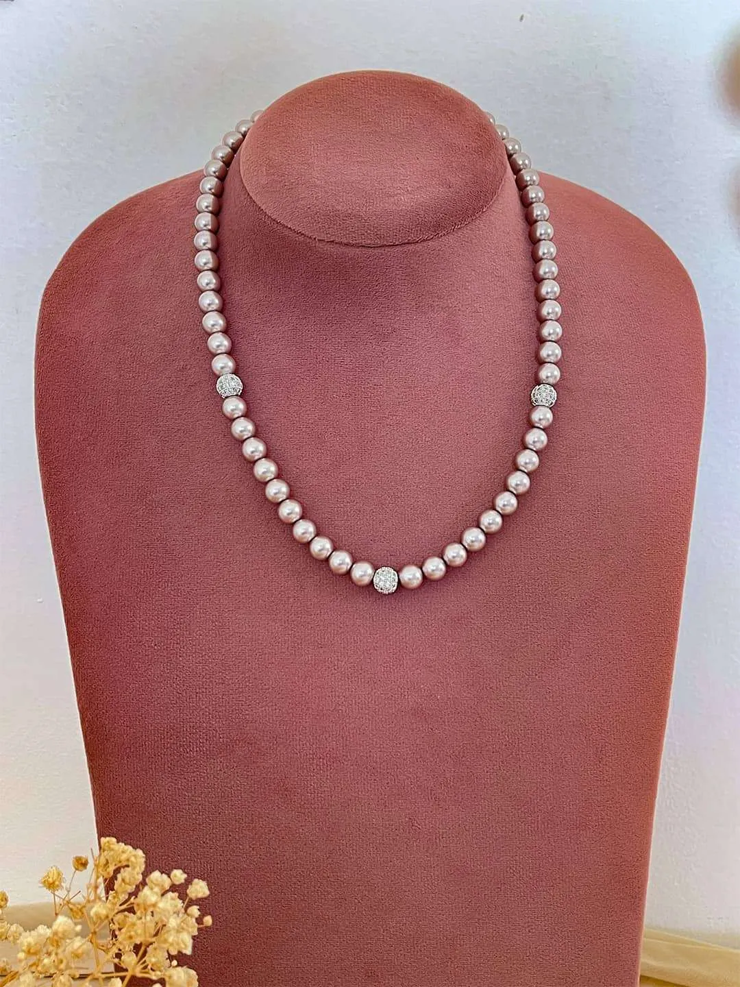 Shell Pearls With 3 Diamond Balls