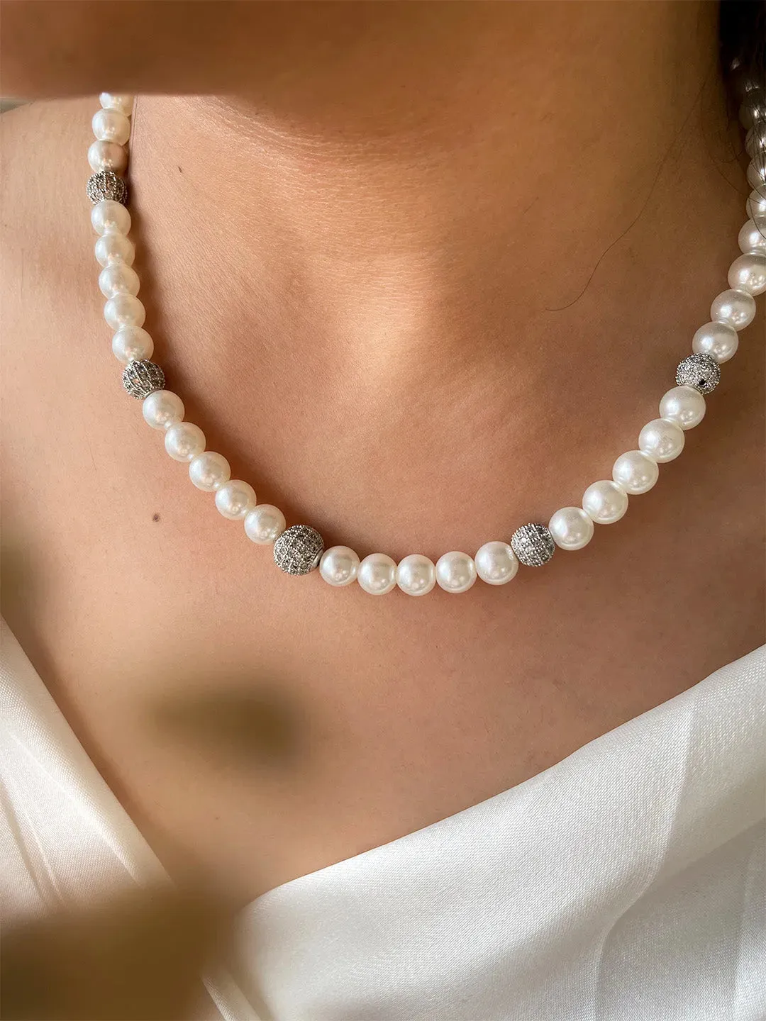 Shell Pearls With 3 Diamond Balls